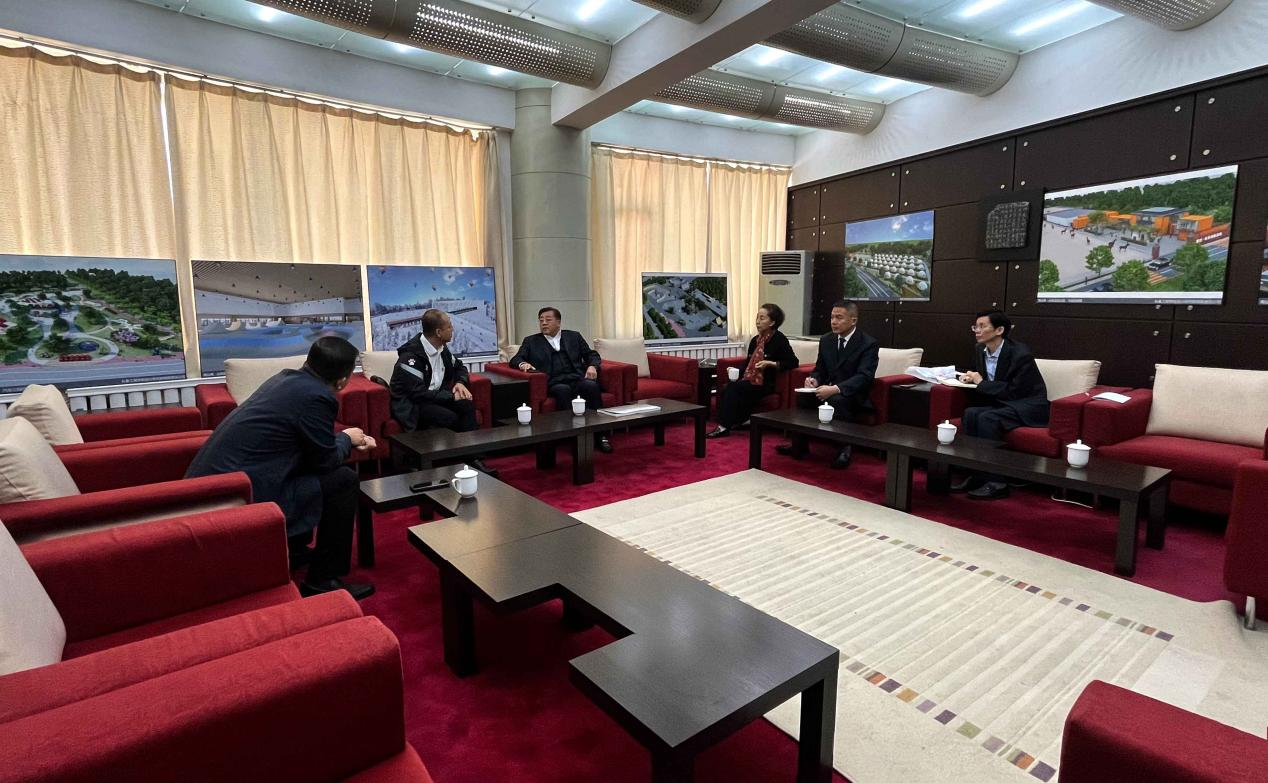 16.吉林省体育局训练较量处主任及j9国际集团集团有关辅导出席南山体育项目合作洽谈会（调色调）.png